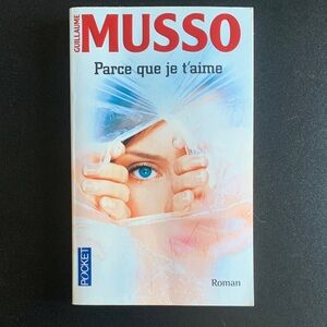 3/10$ Guillaume Musso 'Parce que je t'aime' Book